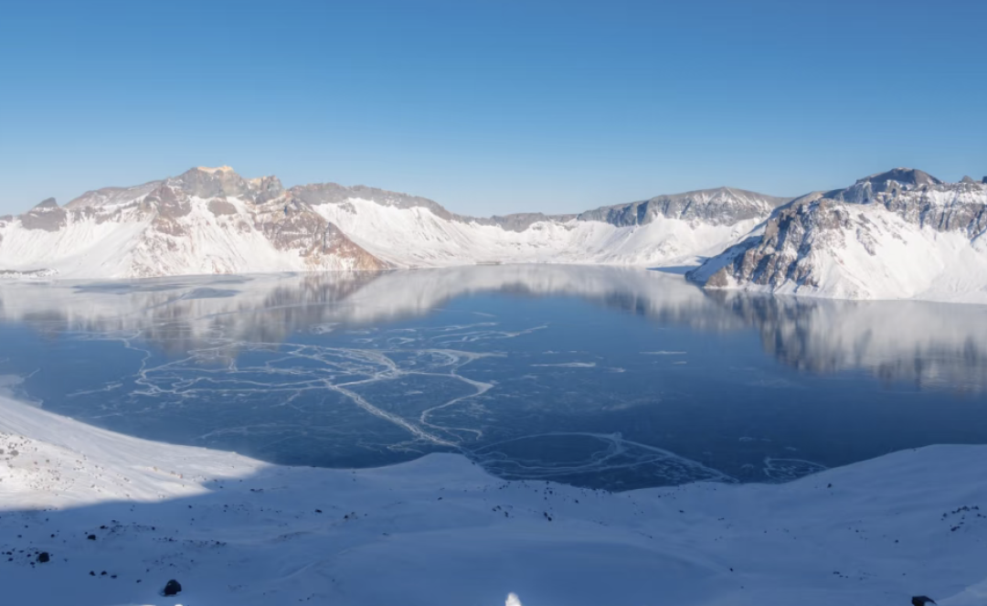 长白山天池是火山口吗(长白山天池以前是火山口)-第1张图片