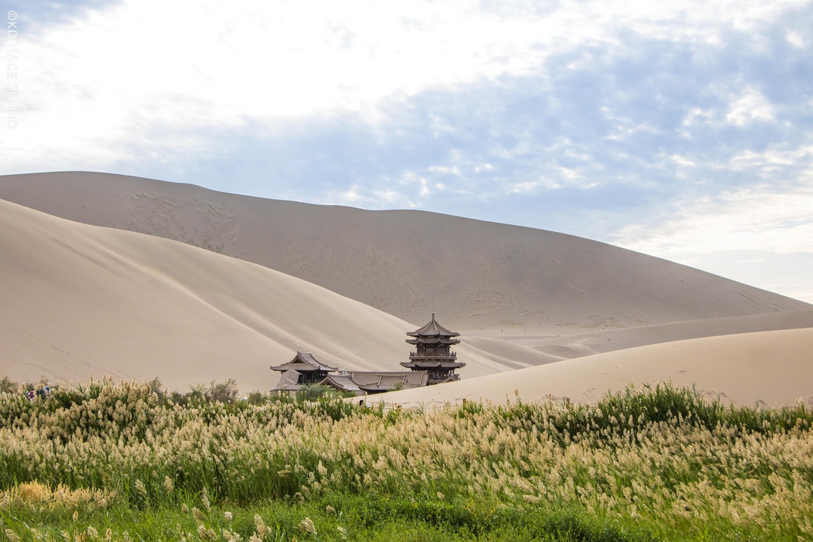 【鸣沙山月牙泉图片/鸣沙山月牙泉图片横屏】-第1张图片
