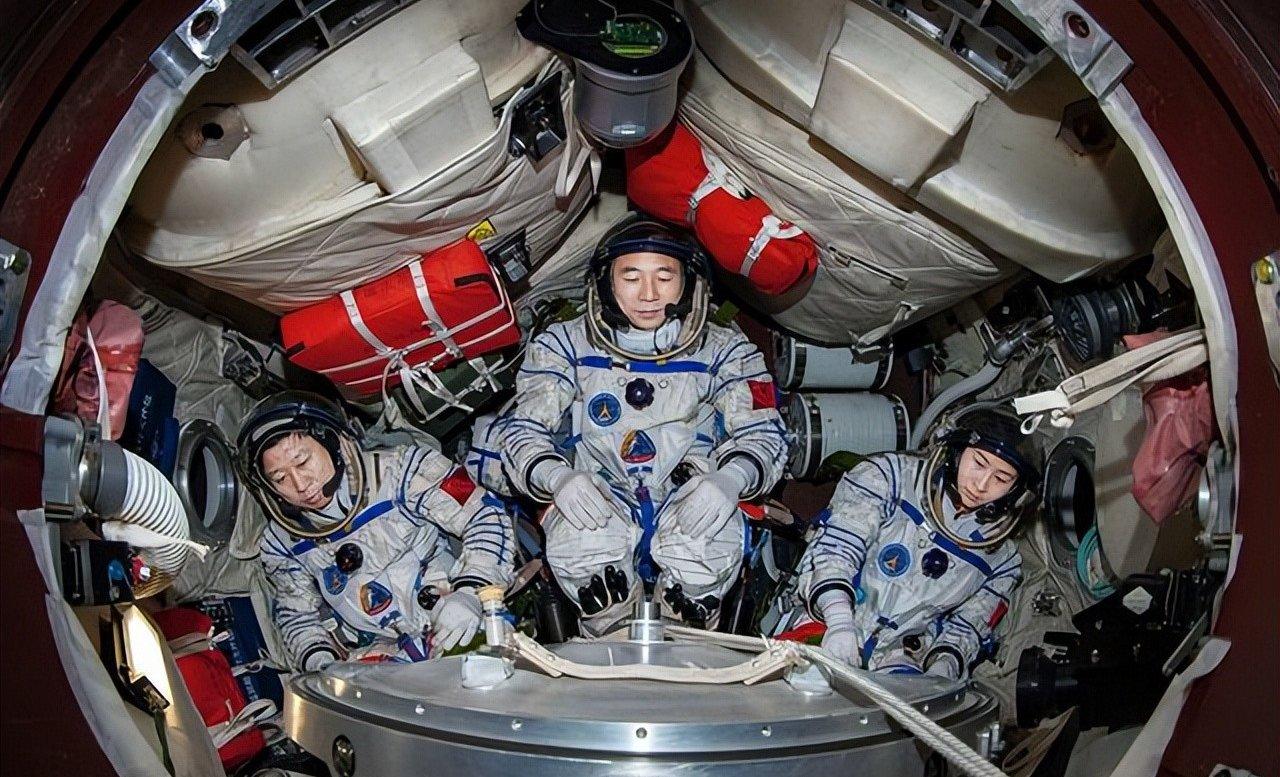 【女航天员的隐私/航天员女的叫什么名字】-第1张图片