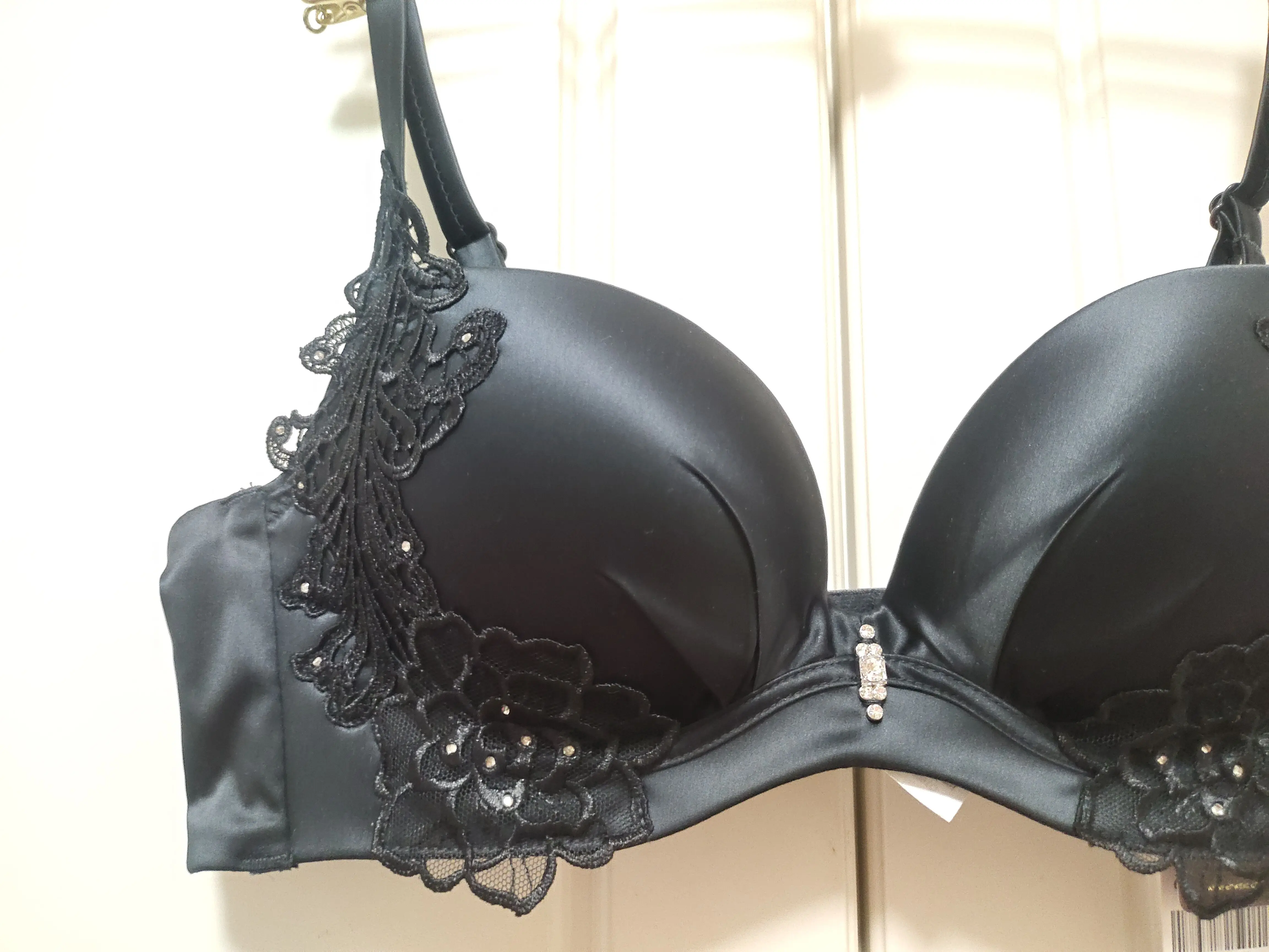 【高端内衣品牌排名榜/内衣的高端品牌】-第1张图片